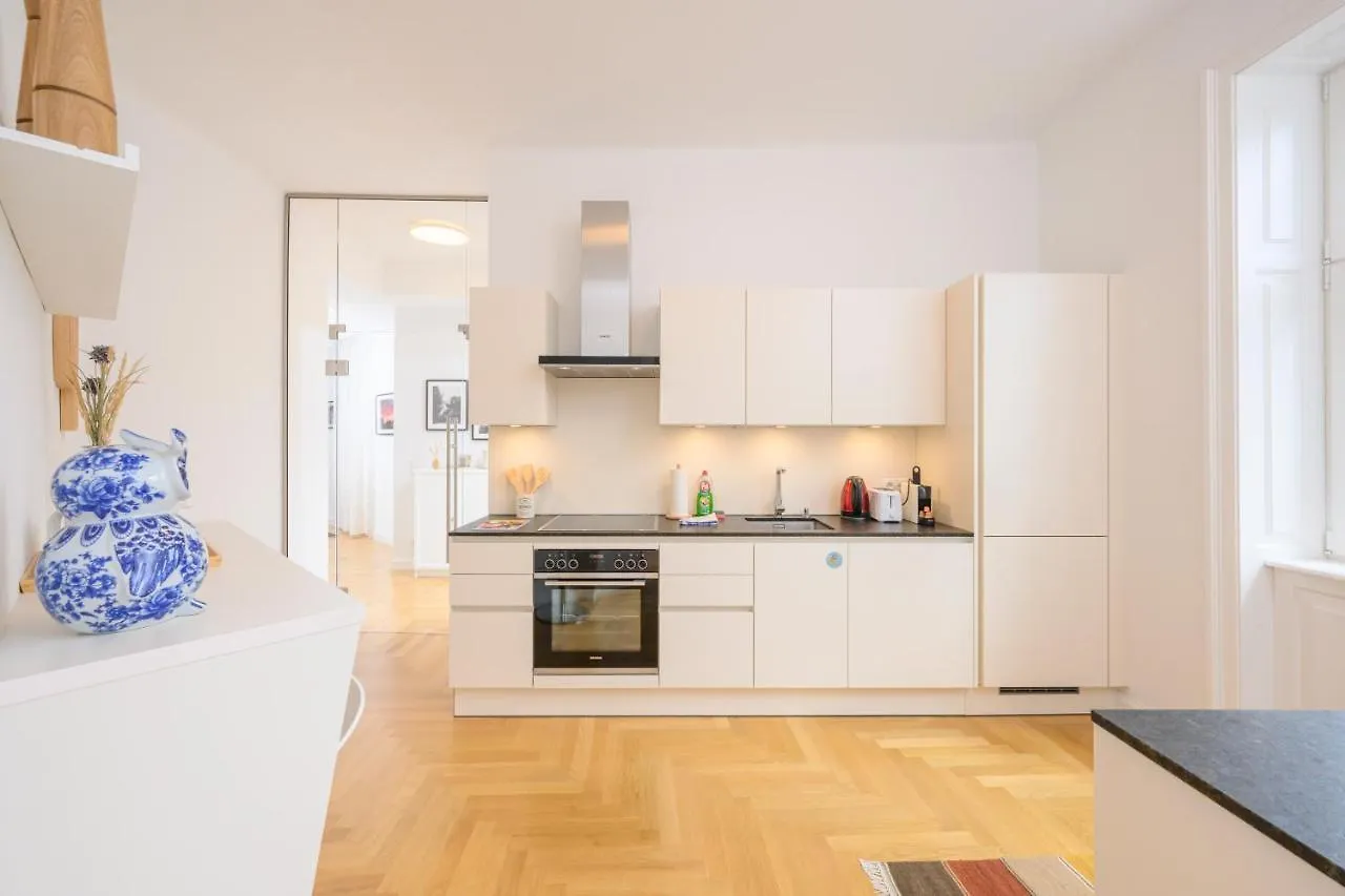 Luxury Suite Raimund Theatre Vienna Apartment