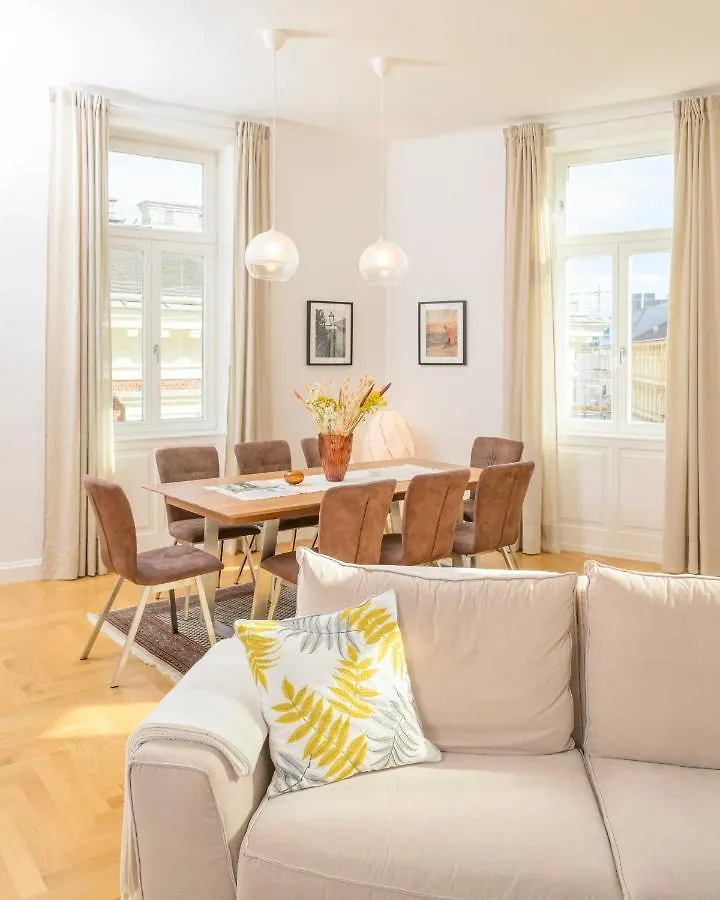 Luxury Suite Raimund Theatre Vienna 0*,